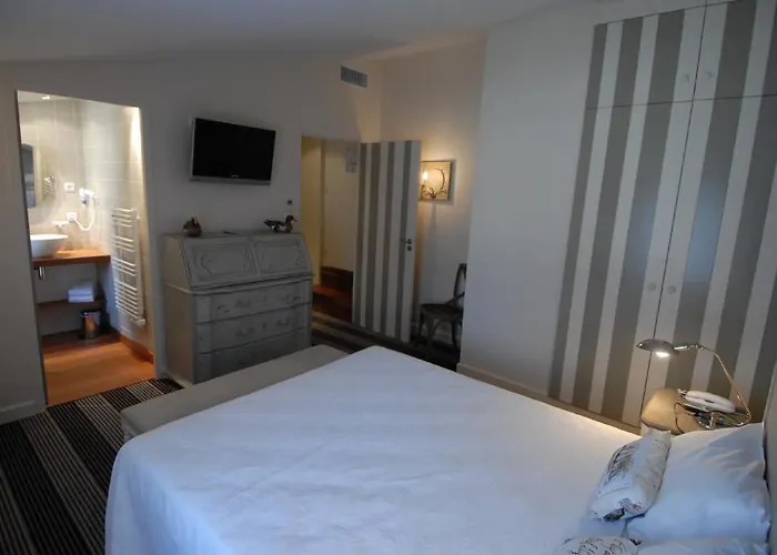 Hotel Le Martray 3*